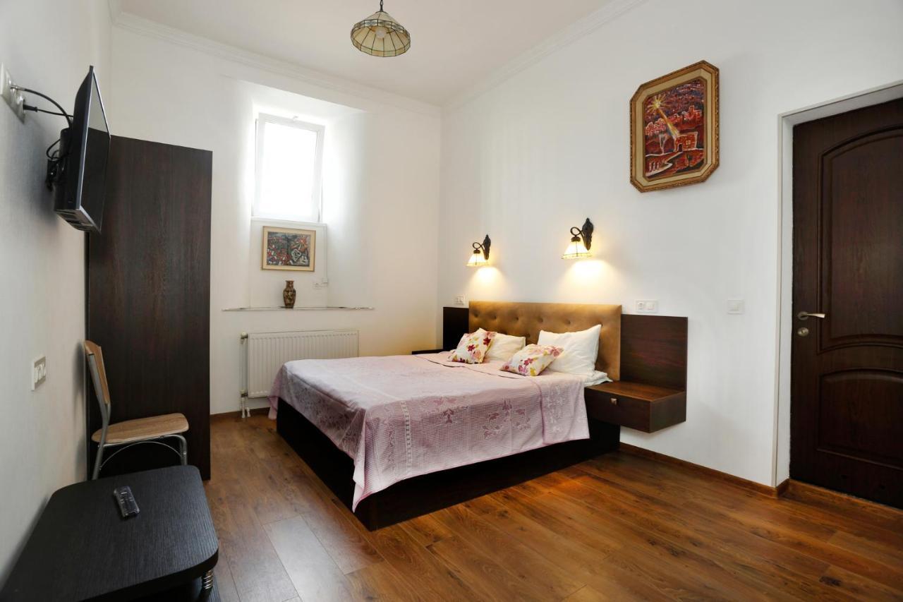 Old - Gold Gala Apartment Tbilisi ภายนอก รูปภาพ