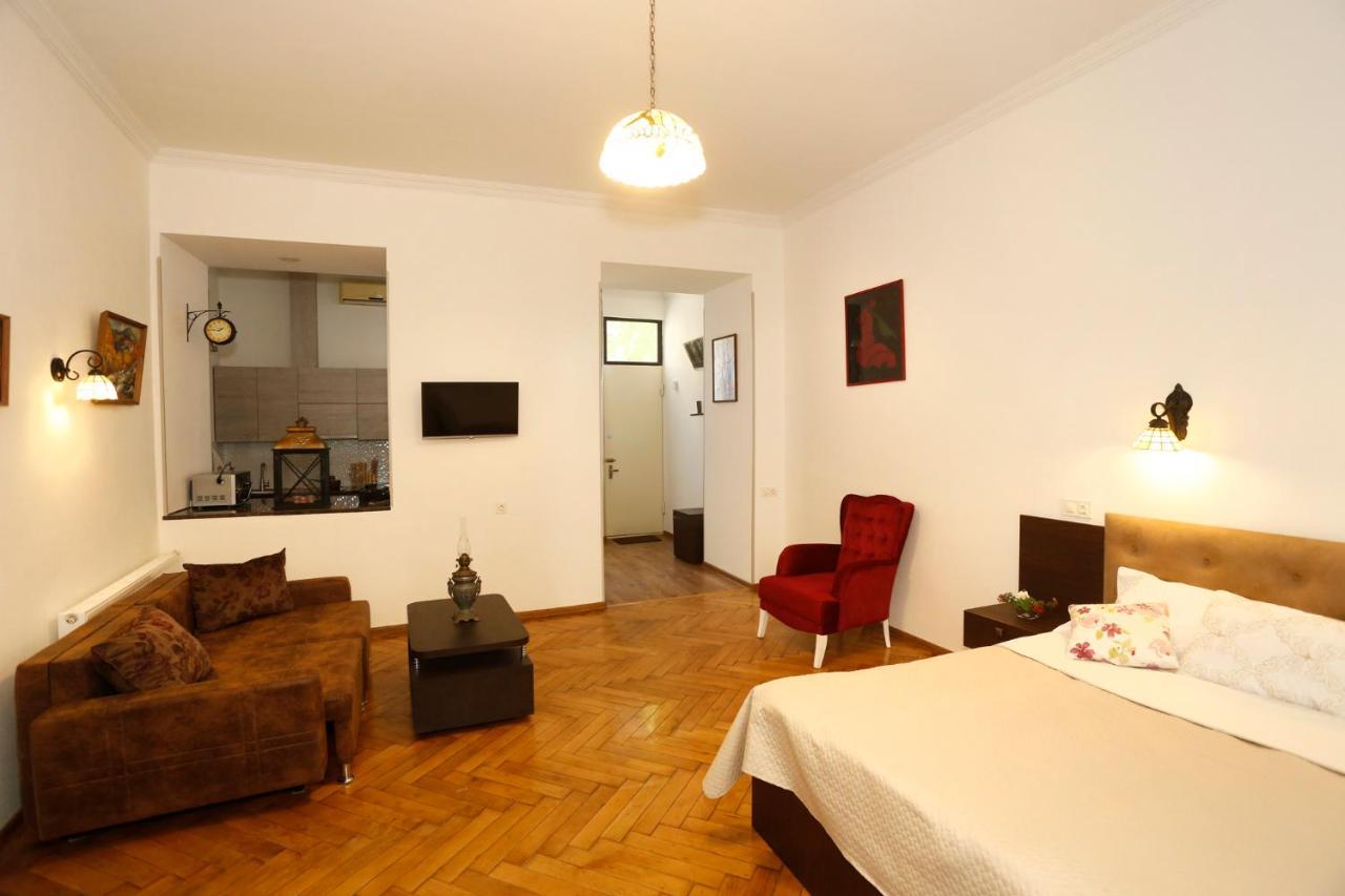 Old - Gold Gala Apartment Tbilisi ภายนอก รูปภาพ