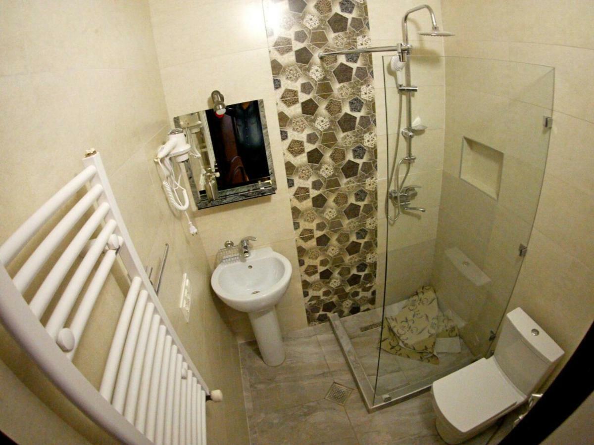 Old - Gold Gala Apartment Tbilisi ภายนอก รูปภาพ
