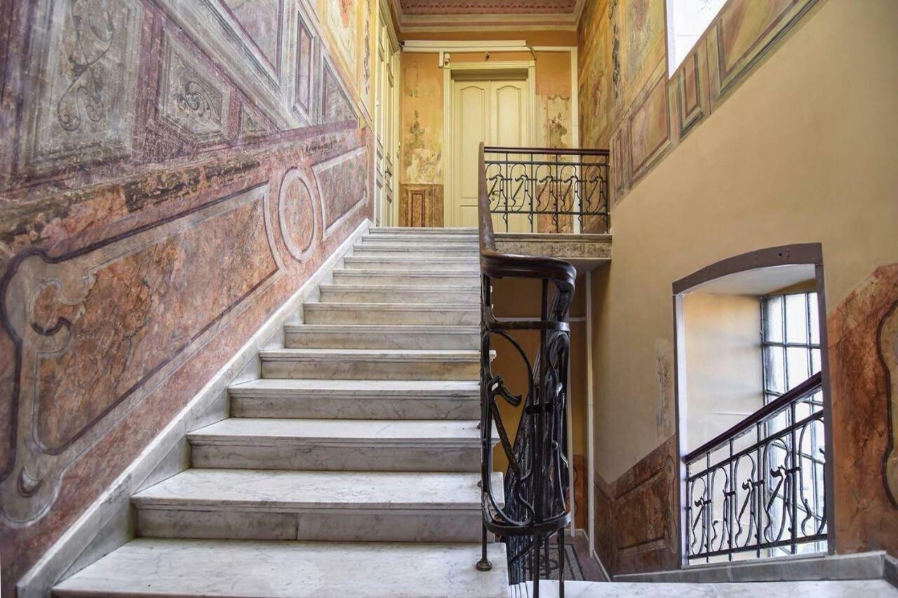Old - Gold Gala Apartment Tbilisi ภายนอก รูปภาพ